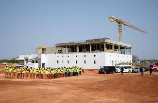 picture-alliance/dpa/Bernd von Jutrczenka Von Deutschland und der EU unterstützter Bau einer Anlage für Impfstoffproduktion von Biontech und dem Institut Pasteur de Dakar in der Region Dakar, 2022.
